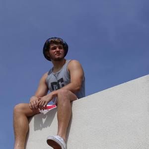 Meet your Posher, Grant